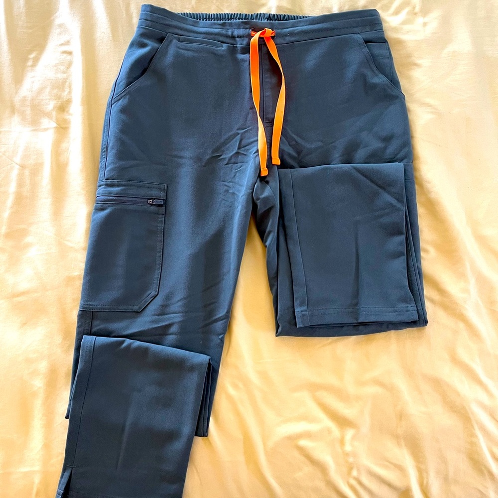 New FIGS Limited edition Yola scrub bottoms